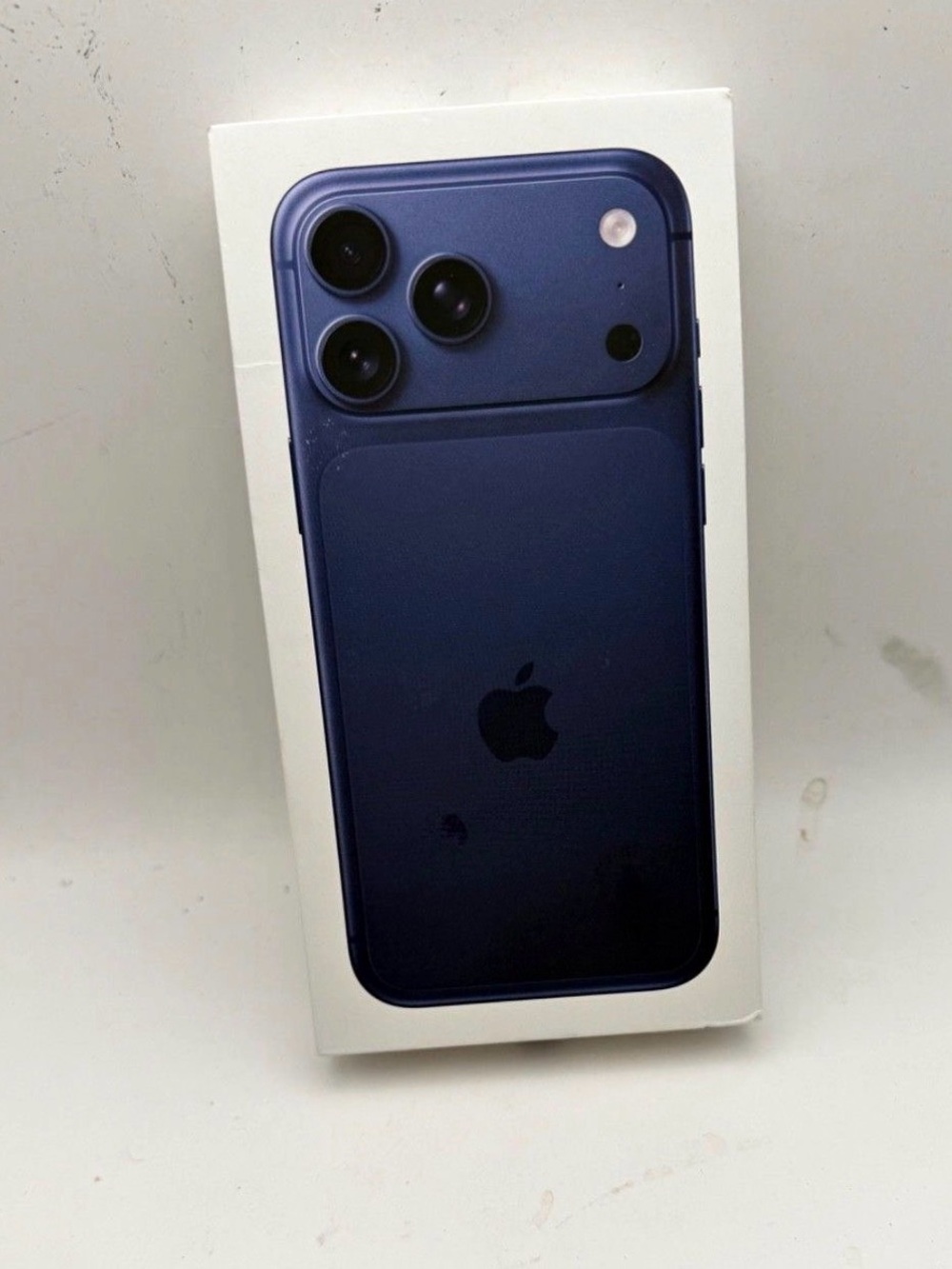Iphone 17 pro 1TB DEEP BLUE!!
